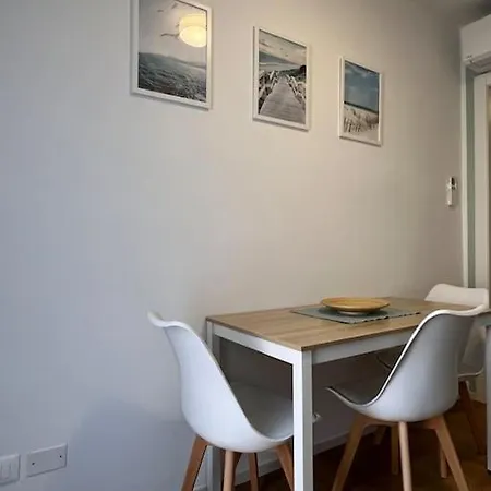 Casa Elisa, Nuovo A 100 Mt Dal Mare * Riccione